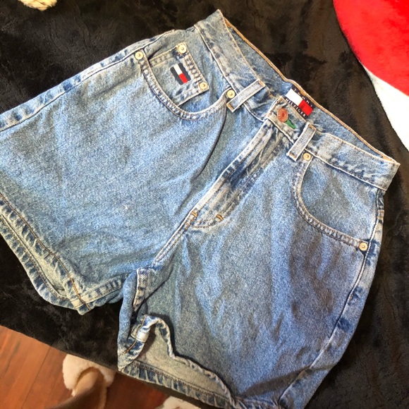 Tommy Hilfiger shorts - Picture 2 of 4